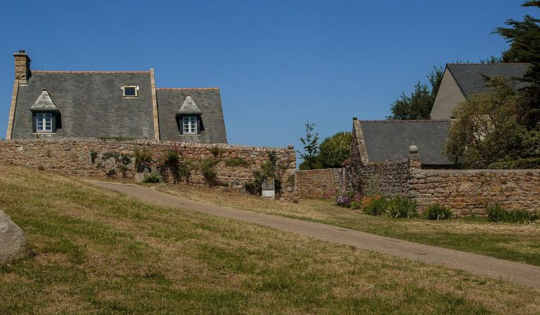 L'île de Bréhat vous accueille pour de délicieuses vacances !